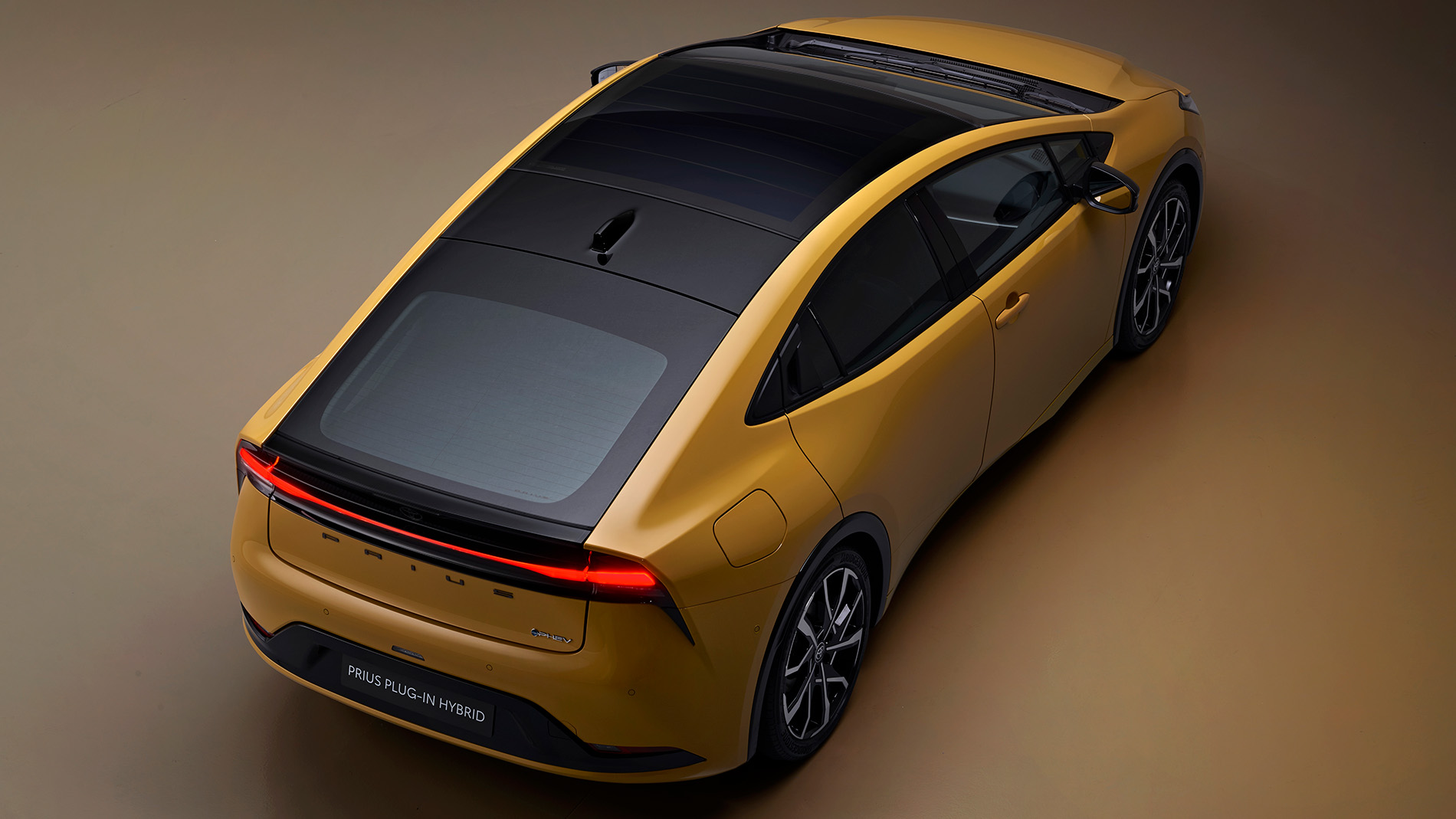 2022plus-pluspriusplusplug-inplushybridplus9-1900x1069.jpg