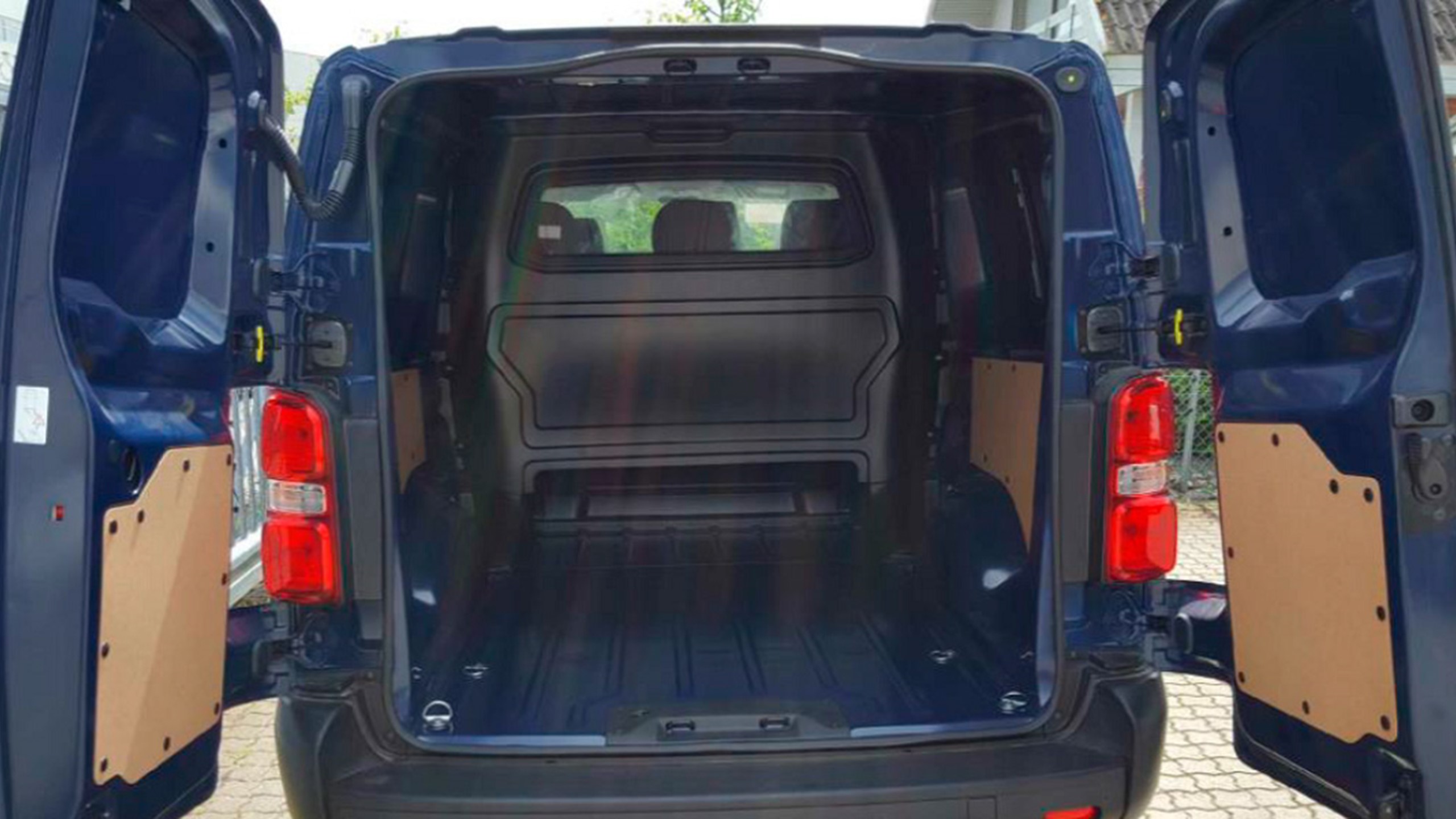 toyota-proace-mandskabsvogn-bag-1140x600.jpg