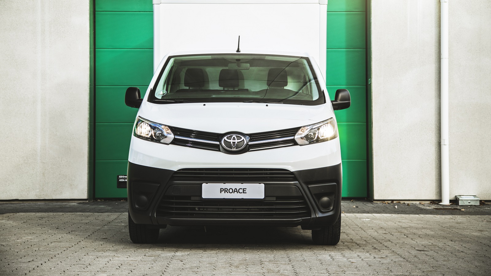 Toyota Proace Front 1600X900