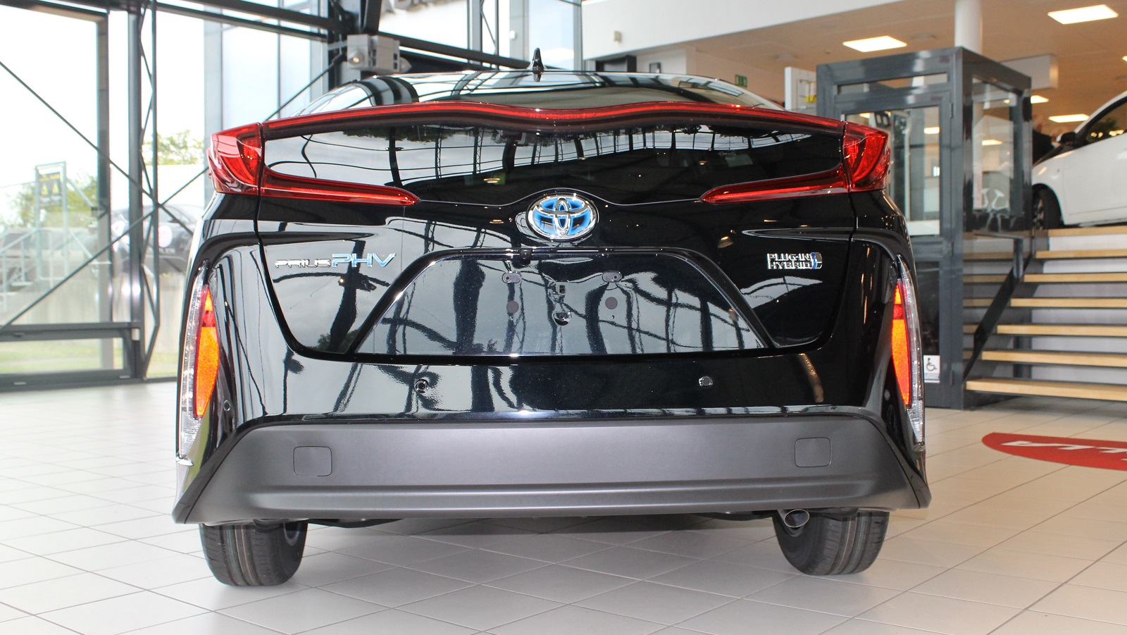 Toyota Prius Plug In 5 Seader 1600X900 (3)