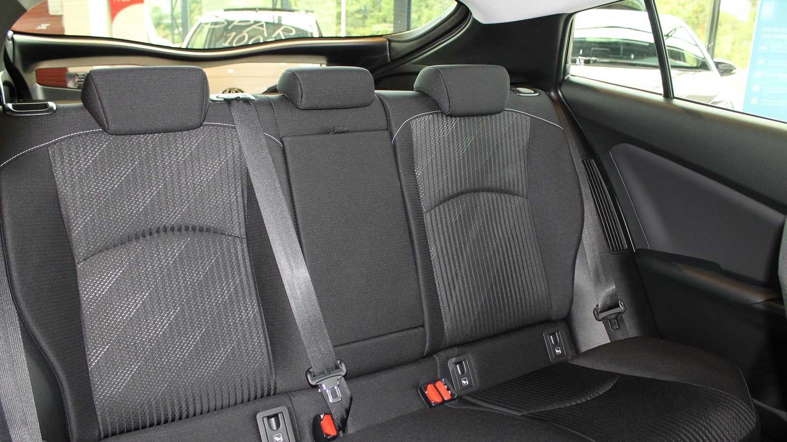 Toyota Prius Plug In 5 Seader 1600X900 (10)