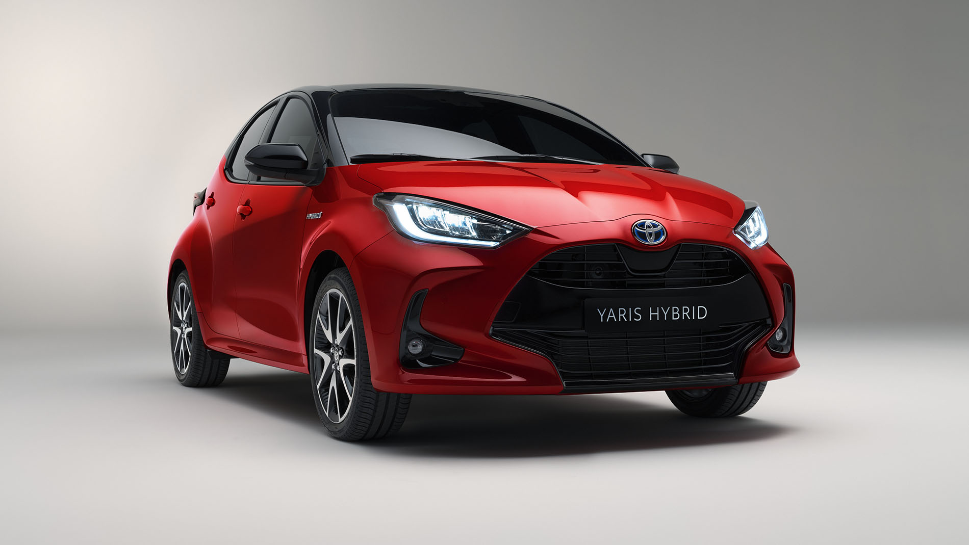 2020 Yaris Hybrid Modebillede Fronten Lys 1900X1069