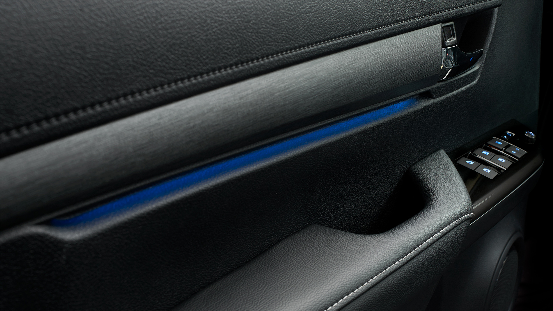 2021 Toyota Hilux Jbl Blaatlys 1900X1069